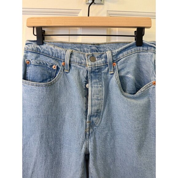 Levi's Women's 501 Light Blue Mom Style Fit Jeans Size 30WX26L - Picture 2 of 11